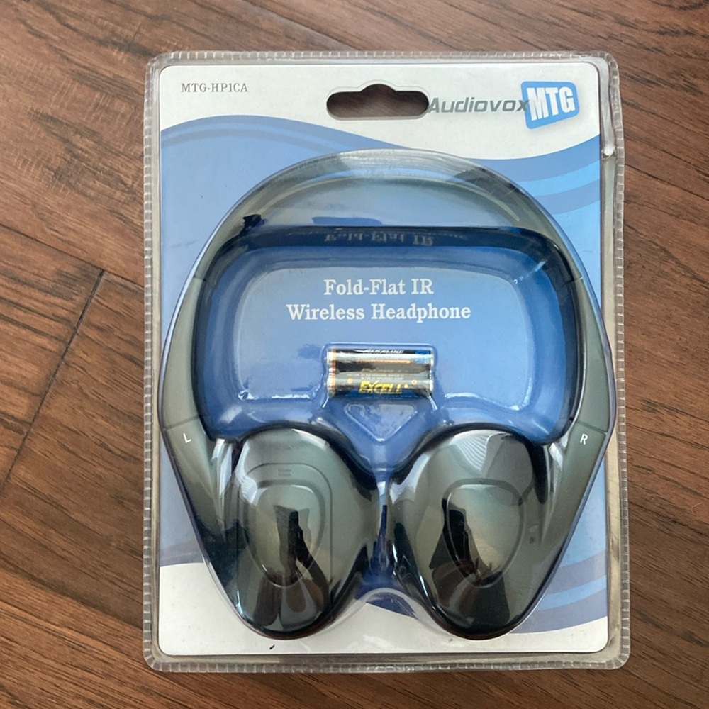 New in box Audiovox MTG wireless headphones